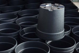 Virágcserép, műanyag, fekete, 17 cm