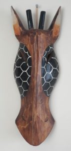 Zsiráf fej-falidísz albesia fából