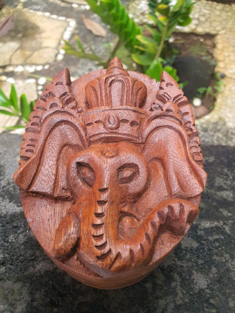 Teakfa titkos doboz-Ganesha motívummal