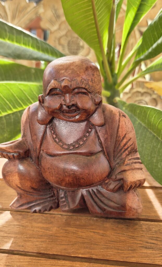 Kézzel Faragott Balinéz Teakfa Nevető Buddha Szobor